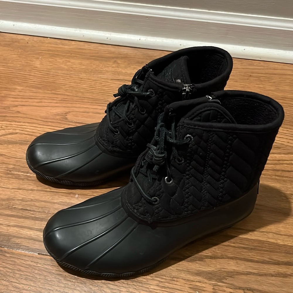 Sperry Quilt top boots size 9